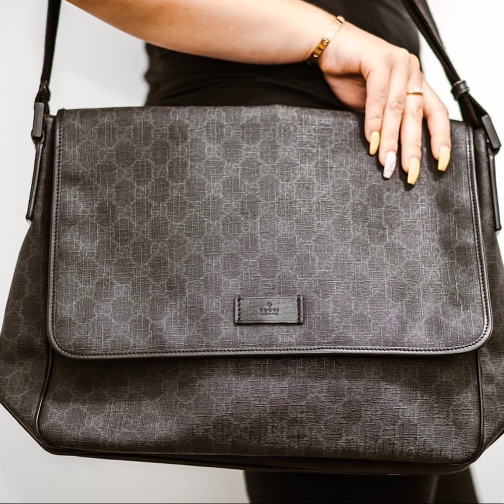 Gucci crossbody laptop bag unisex